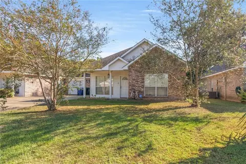 121 Aloys Cir, Natchitoches, LA 71457