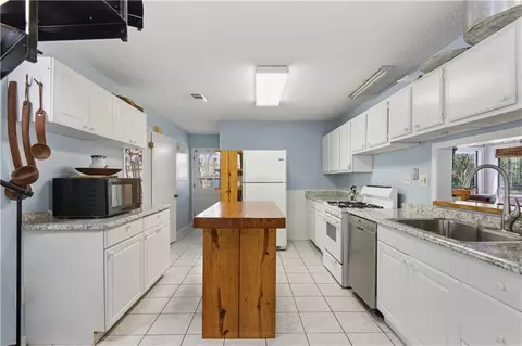 Kitchen - 1 Eddins Ln, Slidell, LA 70458 photo 4 of 4