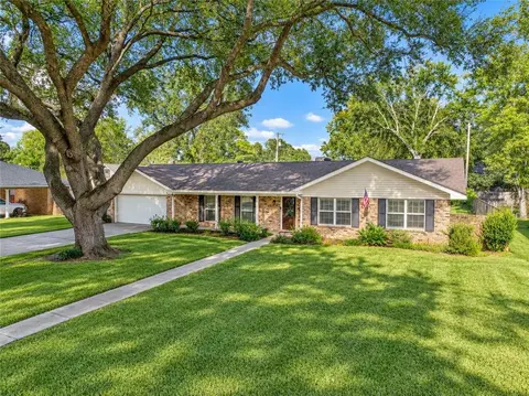 407 Tanglewood Dr, Alexandria, LA 71301