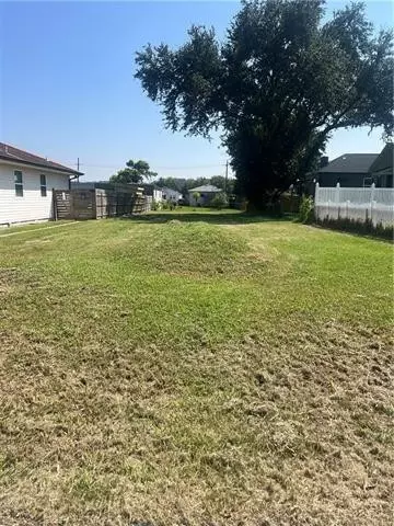 1418 Mandolin St, New Orleans, LA 70122