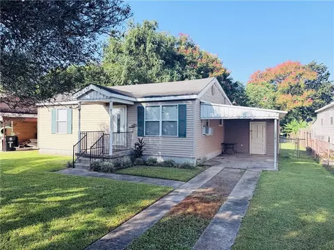 421 Huntlee Dr, New Orleans, LA 70131