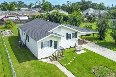 146 Oak St, Hahnville, LA 70057