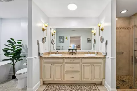 Bath - 75 E Pinewood Dr, Slidell, LA 70458 photo 2 of 4