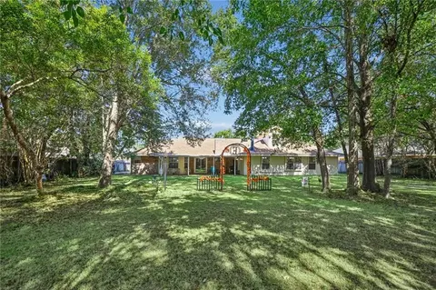 Exterior - 75 E Pinewood Dr, Slidell, LA 70458 photo 6 of 7