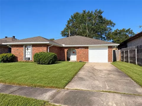 2901 Williamsburg Dr, Laplace, LA 70068