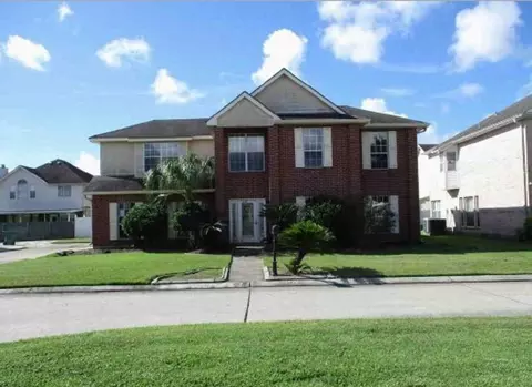 1232 N Wyndham Dr, Gretna, LA 70056