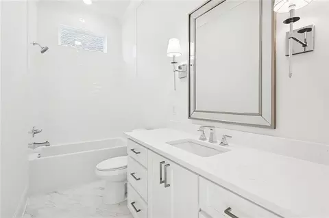 Bath - 4245 Cypress Point Dr, Covington, LA 70433 photo 5 of 5