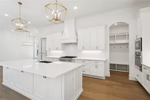 Kitchen - 4245 Cypress Point Dr, Covington, LA 70433 photo 1 of 2