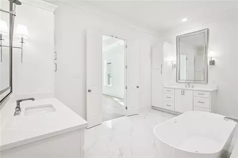 Bath - 4245 Cypress Point Dr, Covington, LA 70433 photo 1 of 5