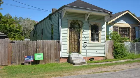 4219 Marais St, New Orleans, LA 70117