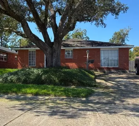 612 Sophia St, River Ridge, LA 70123