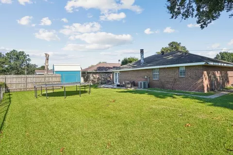 Exterior - 202 Sixth St, Luling, LA 70070 photo 3 of 3