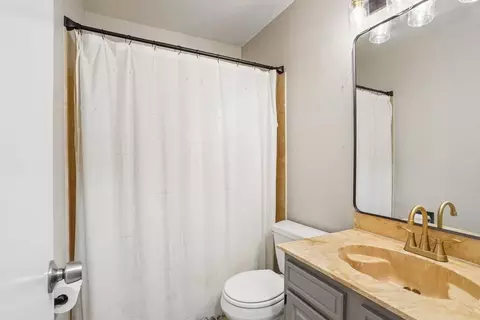 Bath - 202 Sixth St, Luling, LA 70070 photo 3 of 3