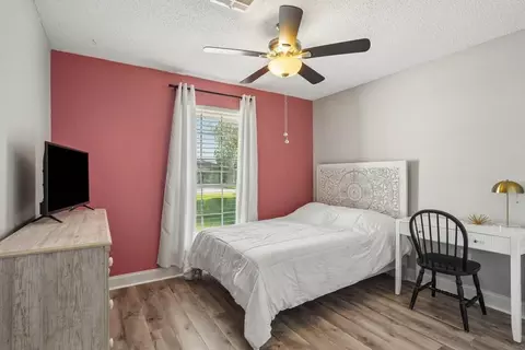 Bedroom - 202 Sixth St, Luling, LA 70070 photo 3 of 4
