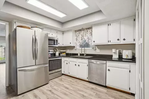Kitchen - 202 Sixth St, Luling, LA 70070 photo 1 of 1