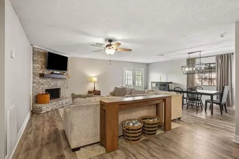 Living - 202 Sixth St, Luling, LA 70070 photo 1 of 1