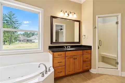 Bath - 231 Beebalm Cir, Covington, LA 70435 photo 3 of 4