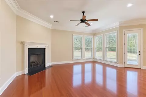 Living - 231 Beebalm Cir, Covington, LA 70435 photo 1 of 3