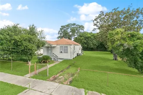 1117 Perry St, Gretna, LA 70053