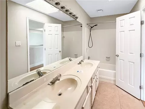 Bath - 1837 Kings Row Row, Slidell, LA 70461 photo 2 of 2