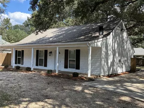 102 Mardi St, Madisonville, LA 70447