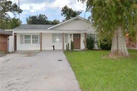 569 Gardenia Ave, Laplace, LA 70068