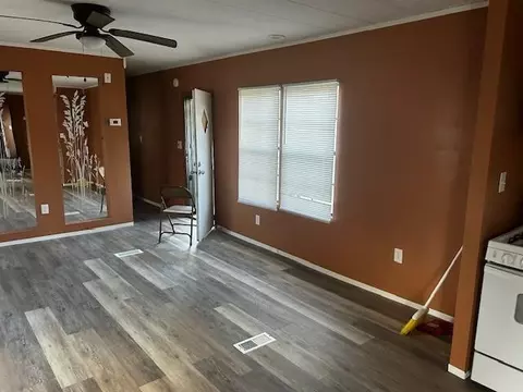 Living - 61314-18 Bennett Rd, Amite, LA 70422 photo 2 of 3