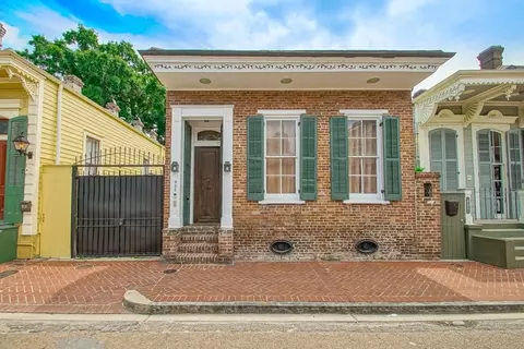 922 St Peter St, New Orleans, LA 70116