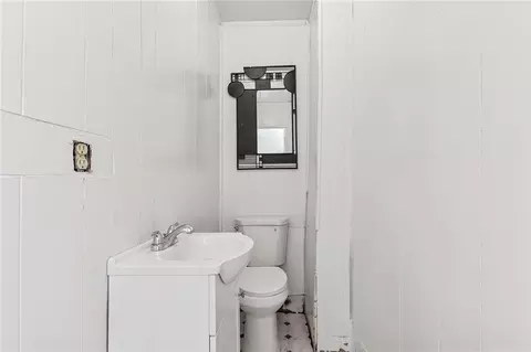 Bath - 421 Cherry St, Amite, LA 70422 photo 4 of 4