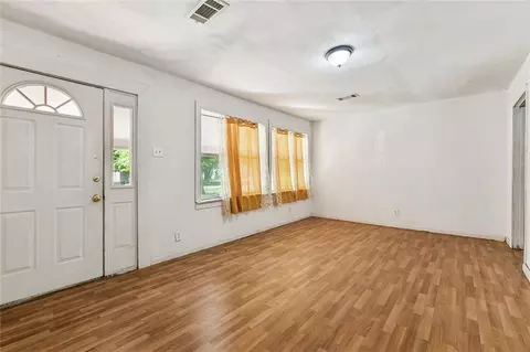 Living - 421 Cherry St, Amite, LA 70422 photo 3 of 4