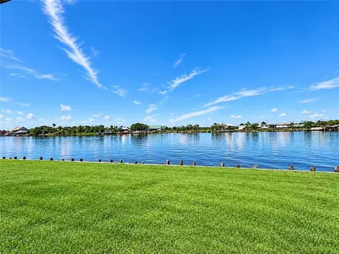 View/Area - 800 Anna St, Lafitte, LA 70067 photo 3 of 6