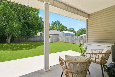 Exterior - 37522 Lopez St, Slidell, LA 70458 photo 4 of 6