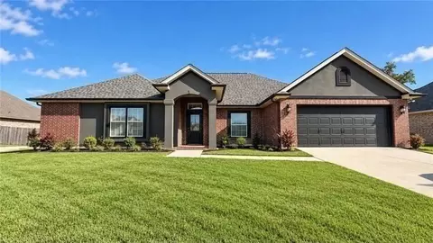 2752 Acadiana Trce, Marrero, LA 70072