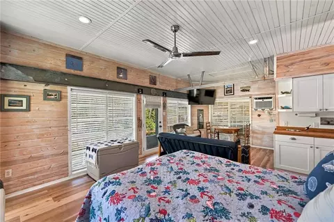 Bedroom - 20481 Swamp Rd, Springfield, LA 70462 photo 3 of 3