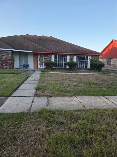 2115 Snowbird Dr, Harvey, LA 70058