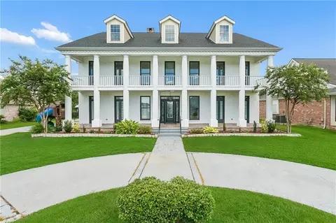 3708 Lake Kristin Dr, Gretna, LA 70056