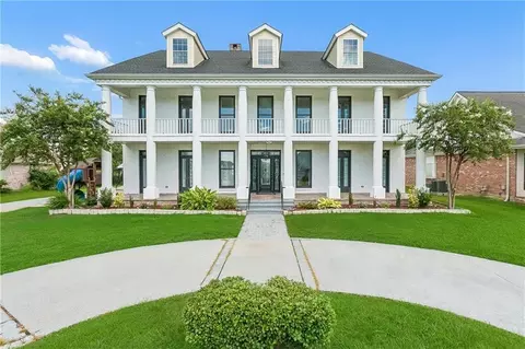 3708 Lake Kristin Dr, Gretna, LA 70056