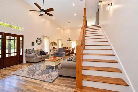 Entry Way - 148 Mccann Rd, Pollock, LA 71467 photo 5 of 8