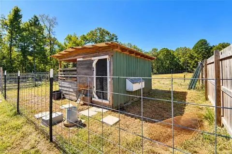 Exterior - 148 Mccann Rd, Pollock, LA 71467 photo 8 of 9