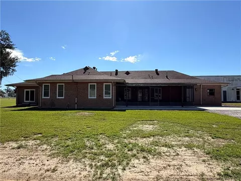 141 St Gertrude Ln, Des Allemands, LA 70030