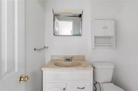Bath - 2220 34th St, Kenner, LA 70065 photo 2 of 2