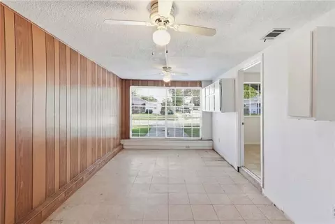 Living - 2220 34th St, Kenner, LA 70065 photo 2 of 3