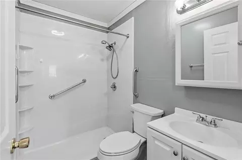 Bath - 2220 34th St, Kenner, LA 70065 photo 1 of 2