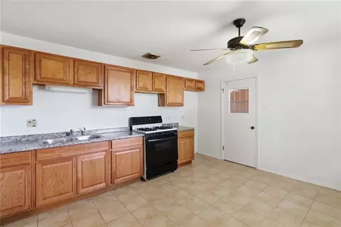 Kitchen - 2220 34th St, Kenner, LA 70065 photo 1 of 2