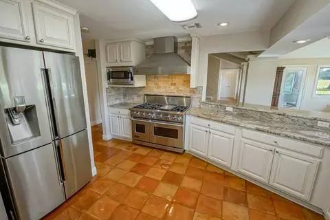 Kitchen - 8 Cathy Dr, Luling, LA 70070 photo 3 of 3
