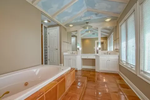 Bath - 8 Cathy Dr, Luling, LA 70070 photo 1 of 4