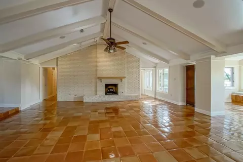 Living - 8 Cathy Dr, Luling, LA 70070 photo 2 of 5