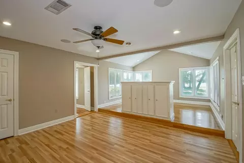 Living - 8 Cathy Dr, Luling, LA 70070 photo 4 of 5