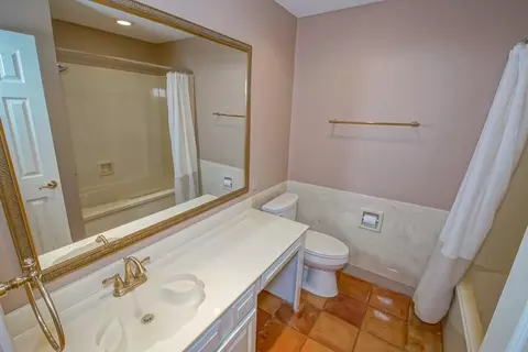 Bath - 8 Cathy Dr, Luling, LA 70070 photo 4 of 4