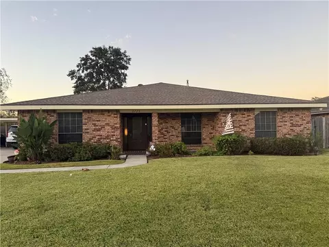 2725 Elm Lawn Dr, Marrero, LA 70072